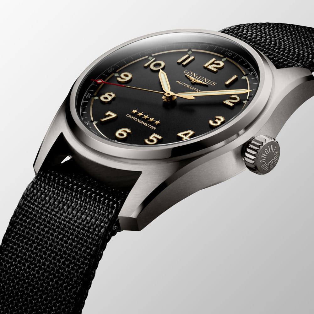 Longines L38101532 мужские часы застежка крупным планом