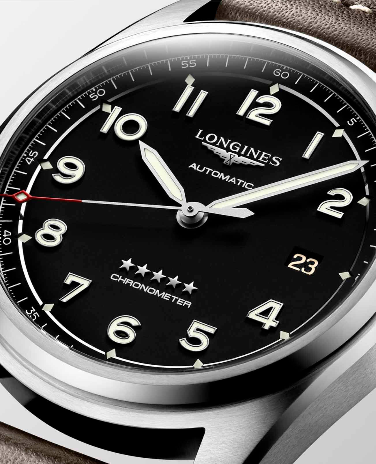 Longines Longines Spirit L3.810.4.53.0 механические мужские часы часы крупный план черный циферблата
