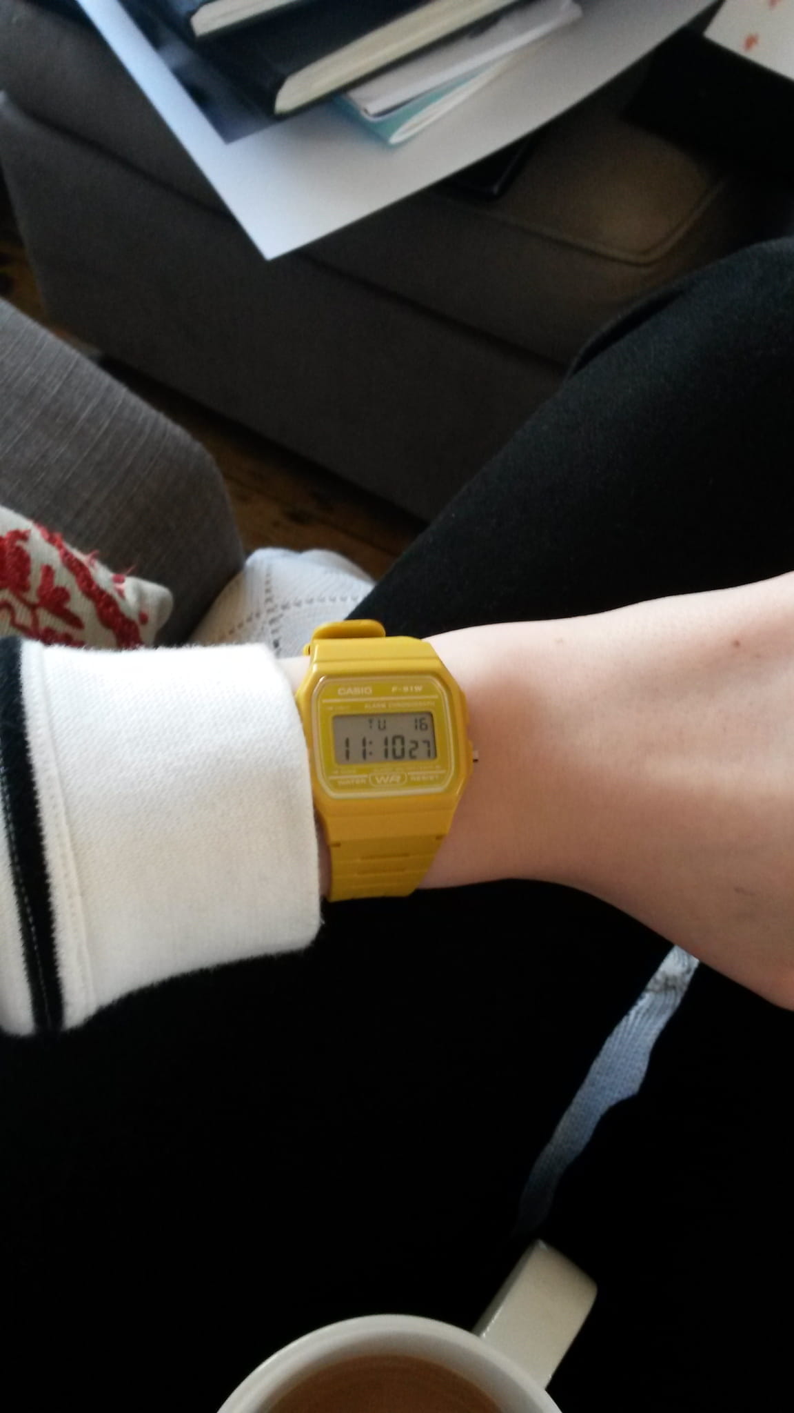 Casio Casio Collection F-91WC-9A , наручные женские часы фото под углом