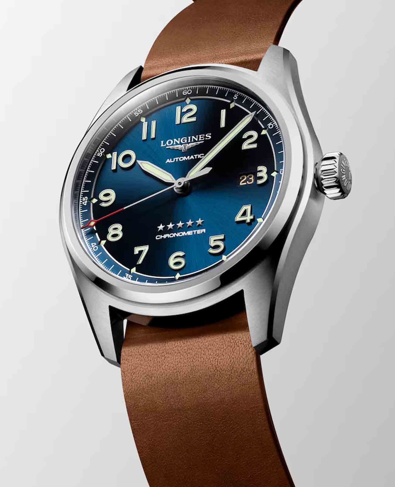 Longines Longines Spirit Prestige Edition L3.811.4.93.9 механические мужские часы часы крупный план синий циферблата