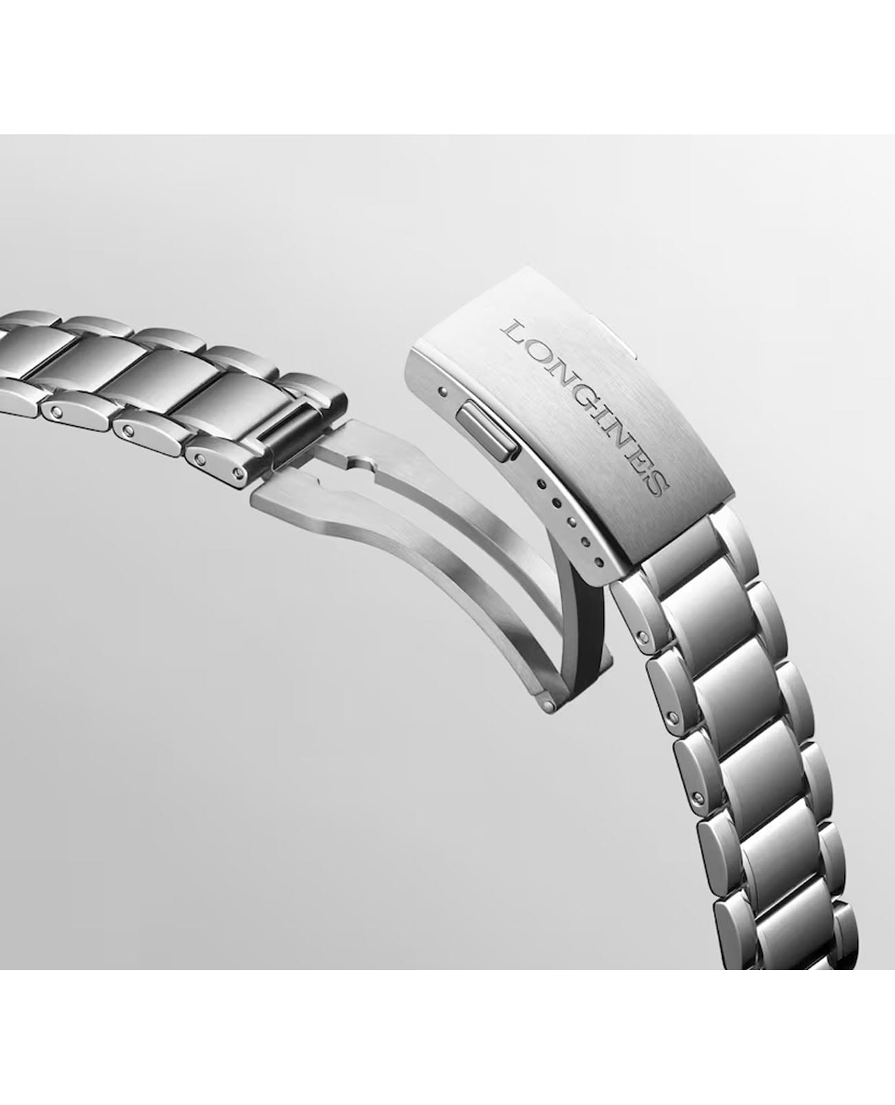 Longines L38024936 мужские часы застежка крупным планом