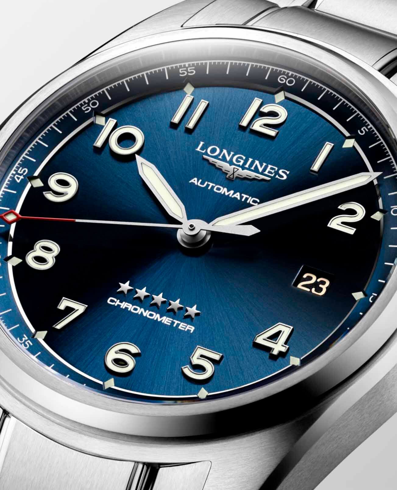 Longines Longines Spirit  L3.810.4.93.6 механические мужские часы часы крупный план синий циферблата