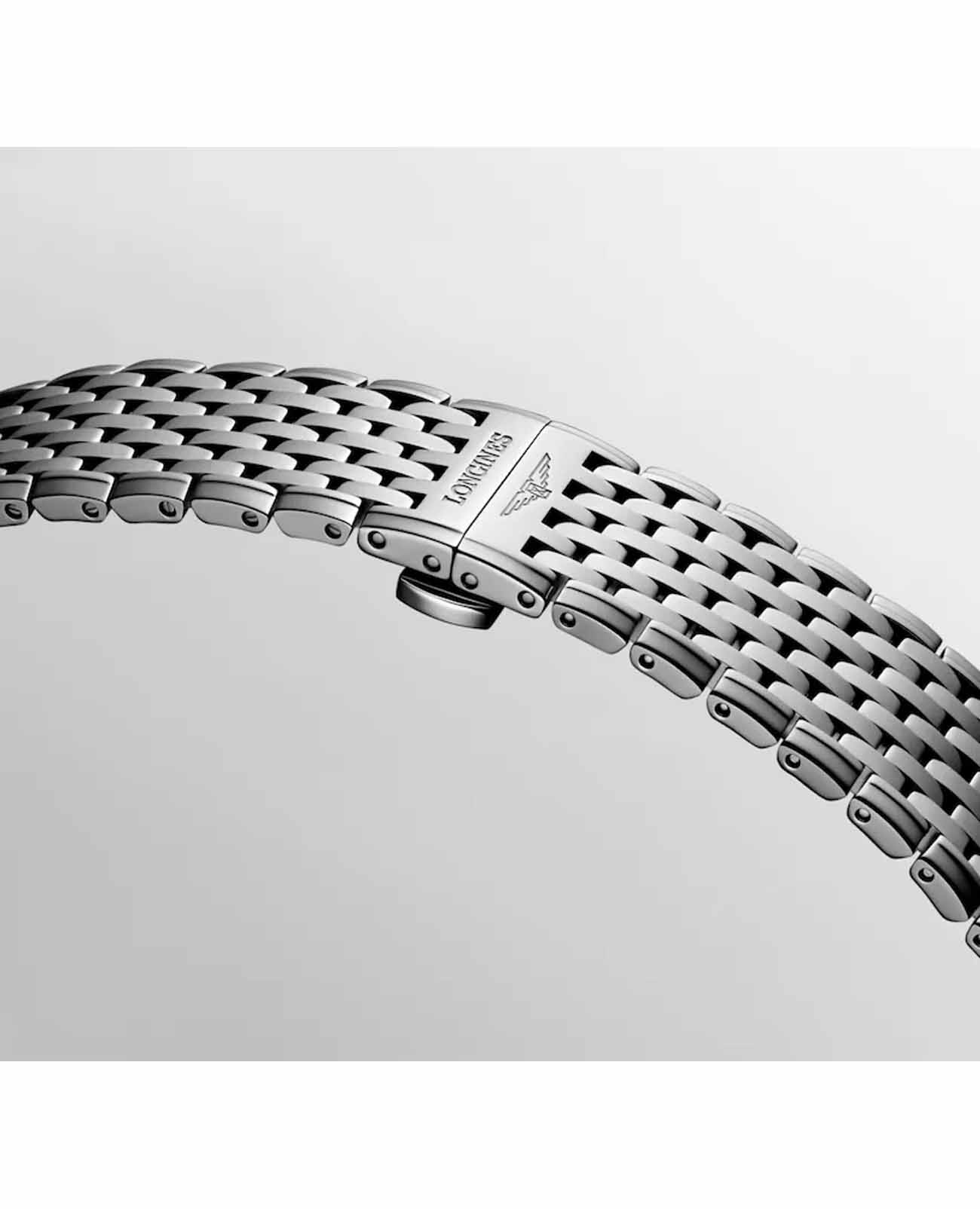 Longines L48664516 женские часы застежка крупным планом