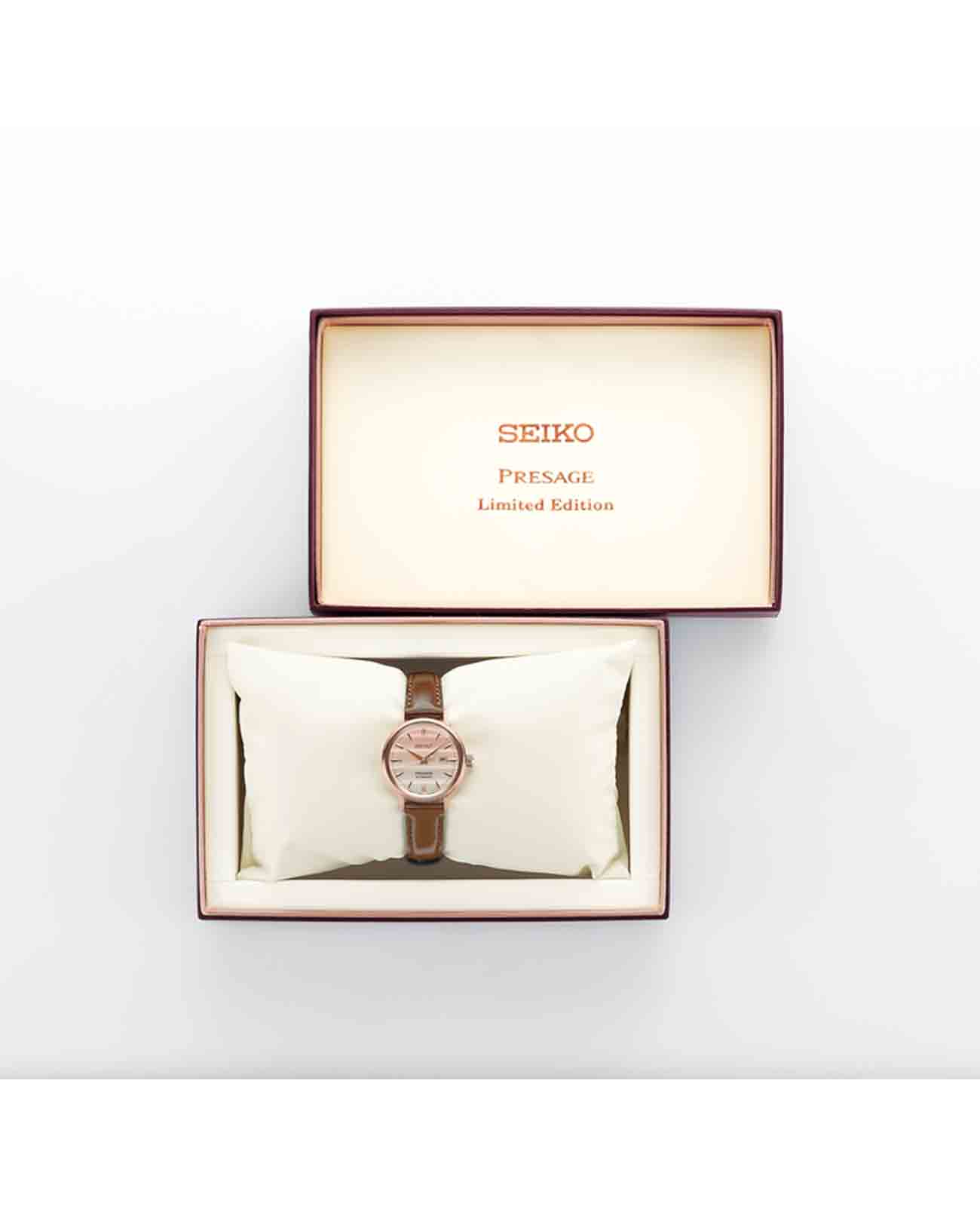 Seiko SRE014J1 женские часы застежка крупным планом