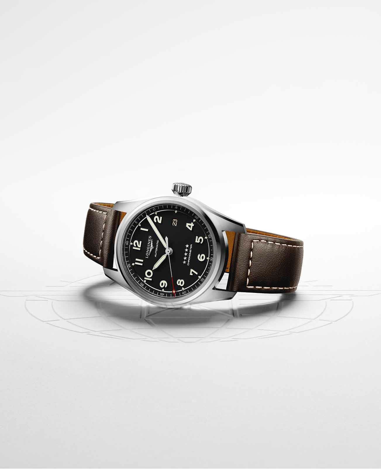 Longines Longines Spirit L3.810.4.53.0  — детали корпуса и кожаный