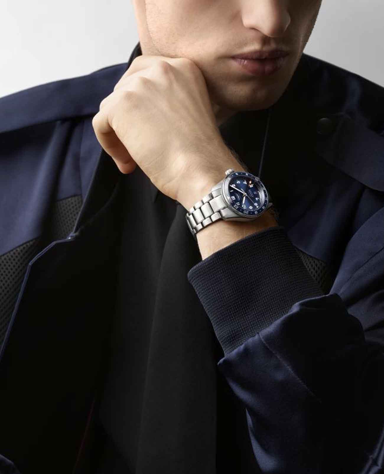 Longines Longines Spirit L3.802.4.93.6 мужские часы синий циферблат на запястье