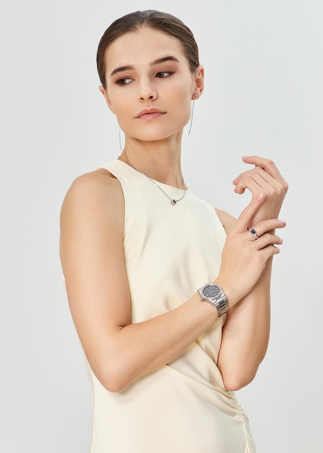 Mathey-Tissot Mathey-Tissot Zeus D118SAN,  швейцария женские часы на браслете нержавеющая сталь боковой вид