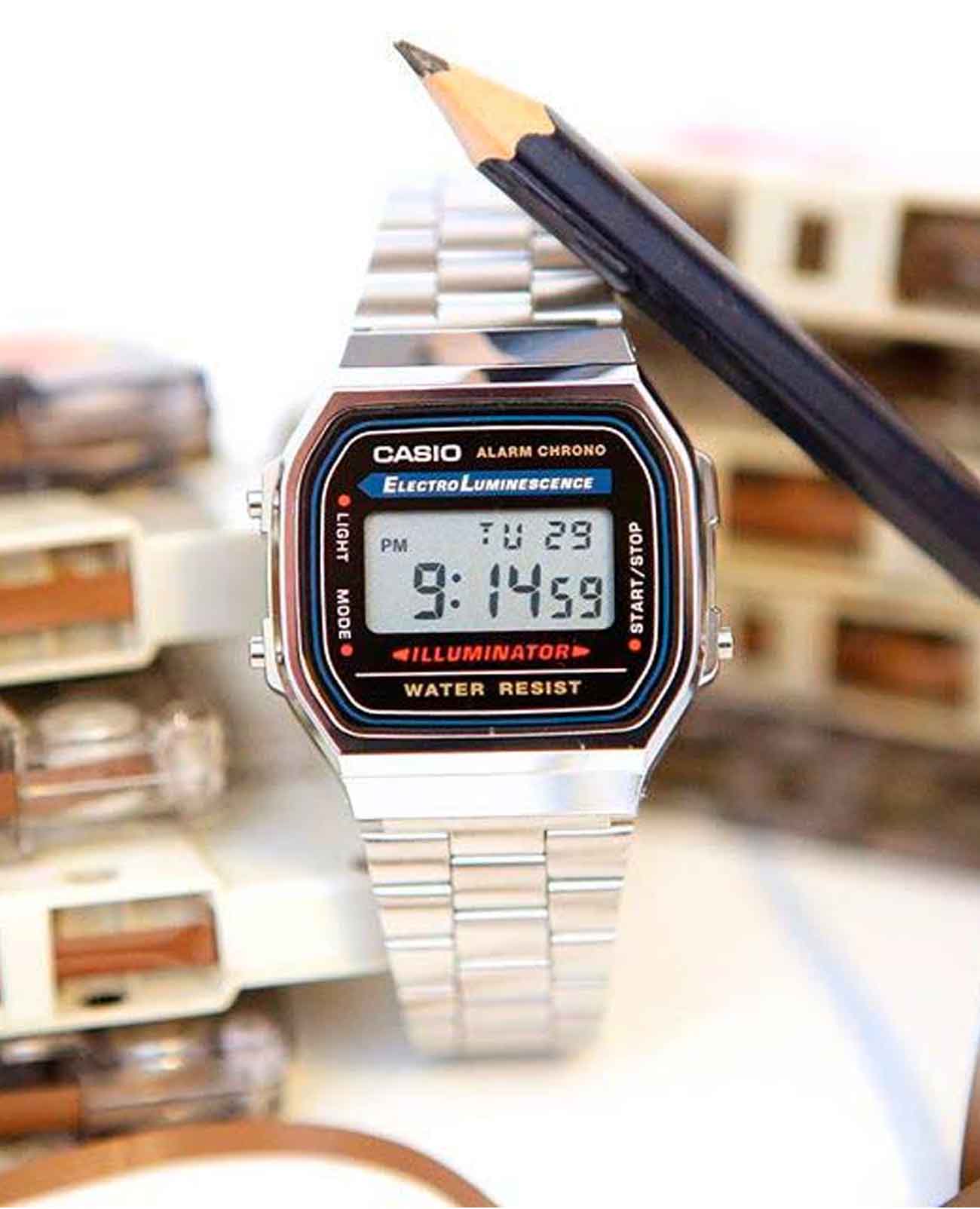 Casio Casio Vintage A168WA-1WDF (A168WA-1W), vintage япония мужские часы на браслете нержавеющая сталь боковой вид