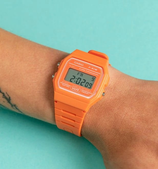 Casio Casio Collection F-91WC-4A2 , наручные женские часы фото под углом