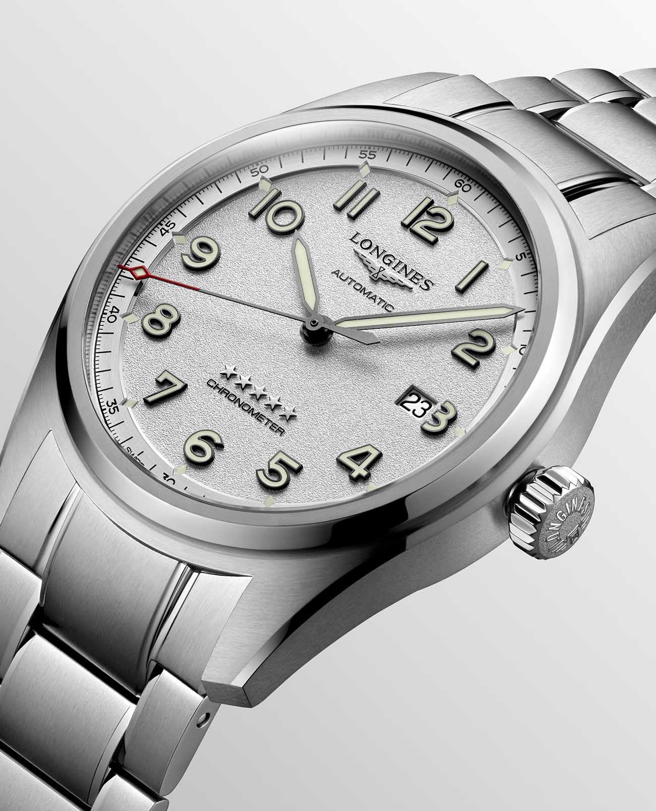 Longines Longines Spirit L3.811.4.73.6 механические мужские часы часы крупный план белый циферблата