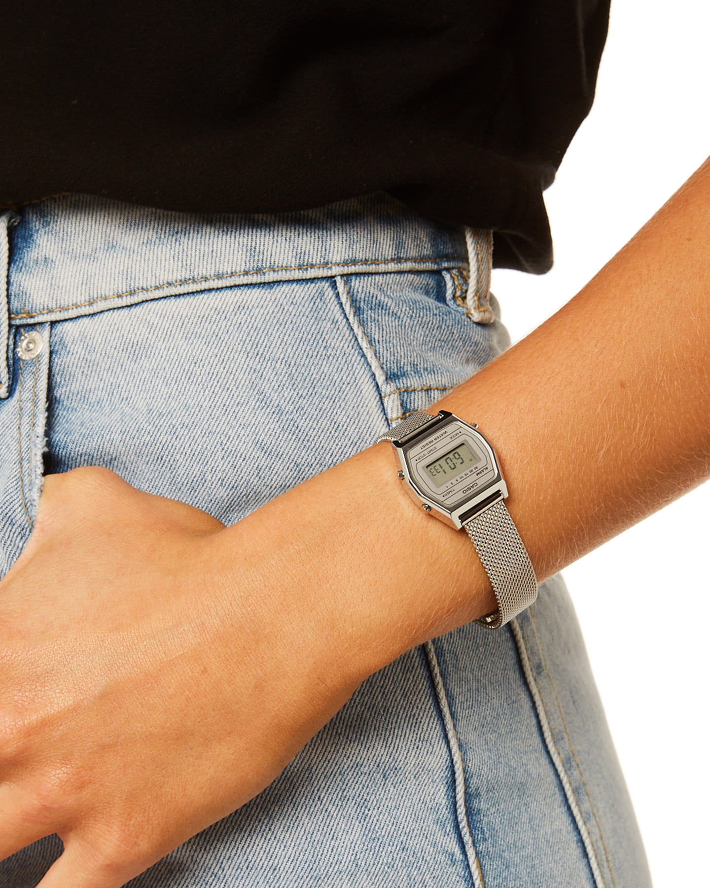 Casio Casio Vintage LA670WEM-7E , наручные женские часы фото под углом