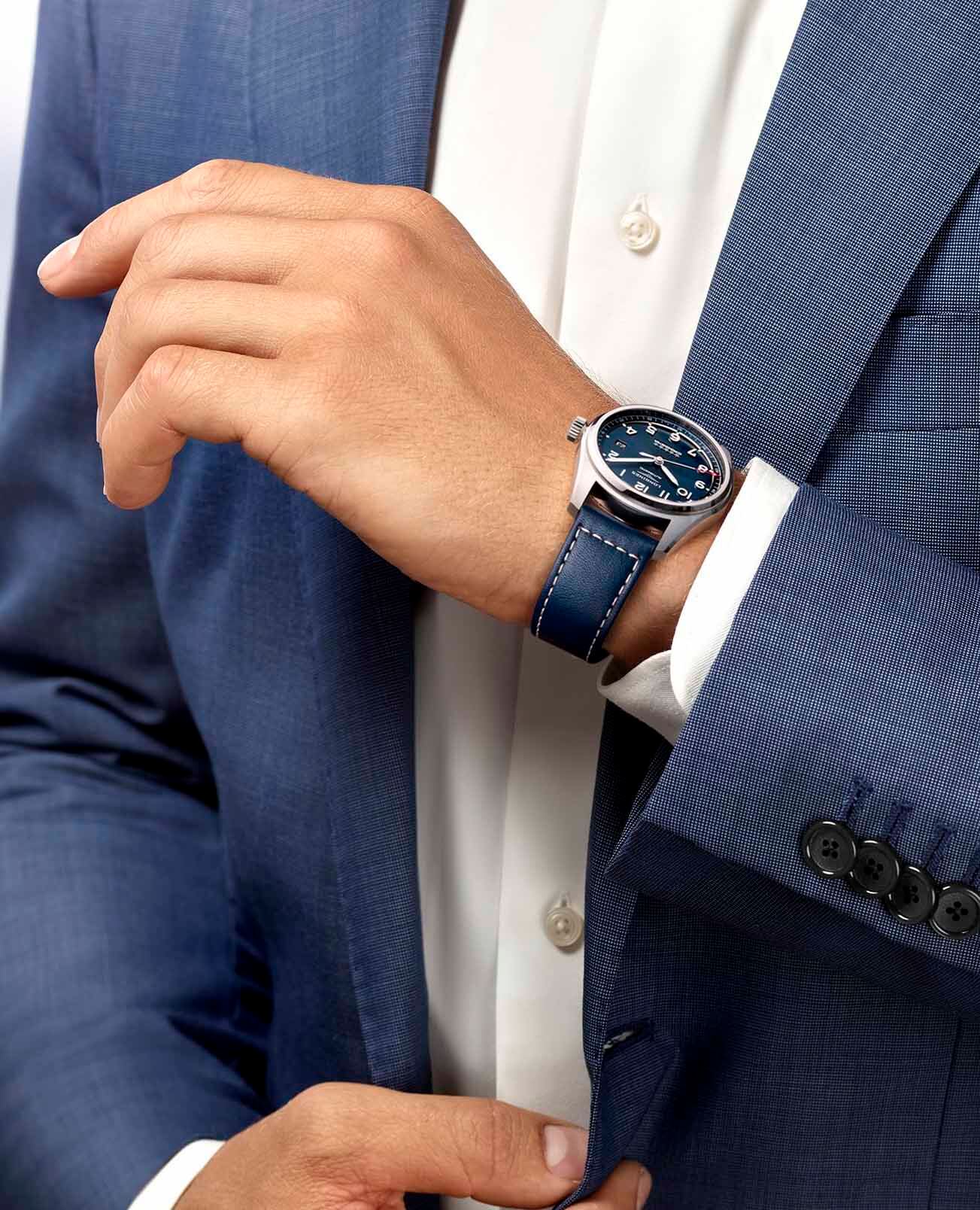 Оригинальные часы Longines Longines Spirit  L3.810.4.93.0 механические калибр механизма l888.4 общий вид