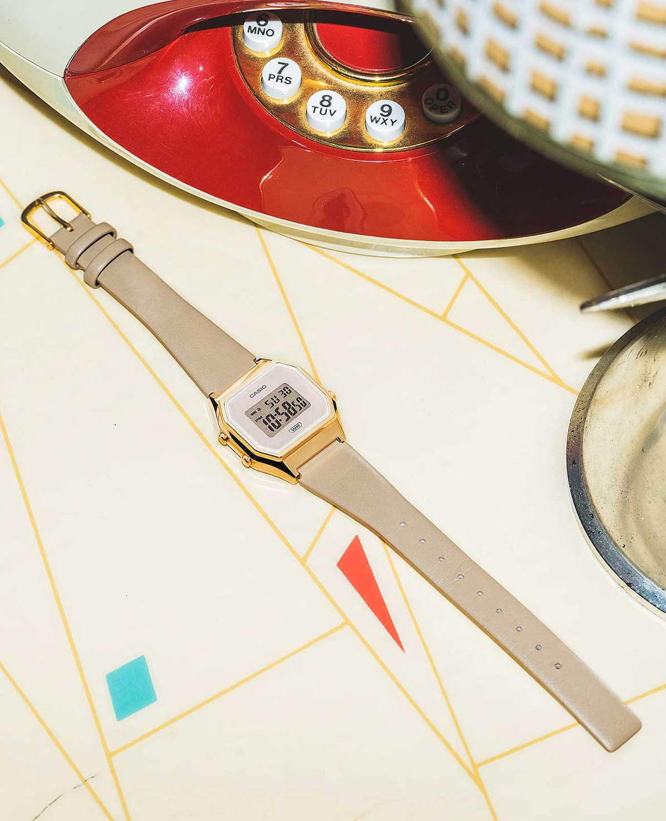 Casio Casio Vintage LA680WEGL-5DF кварцевые женские часы часы крупный план  циферблата