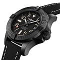 Breitling Breitling Avenger Automatic 45 Seawolf Night Mission V17319101B1X1  наручные мужские часы фото под углом.