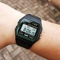Casio Casio Collection F-91W-3  наручные мужские часы фото под углом.