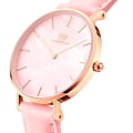 Daniel Wellington Daniel Wellington Petite DW00100633 petite шведские женские часы на браслете кожаный боковой вид