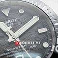 Tissot T1206071744100 наручные мужские часы застежка крупным планом