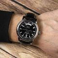 Aviator Aviator Douglas Day-Date V.3.20.0.142.4  наручные мужские часы фото под углом.