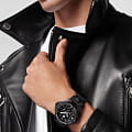 Philipp Plein Philipp Plein The Skull Carbon Fiber PWAAA2022  наручные мужские часы фото под углом.