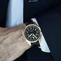 Aviator Aviator Airacobra V.1.38.2.315.4  наручные мужские часы фото под углом.