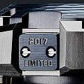 Casio Casio G-Shock MRG-G2000HT-1A g-shock японские мужские часы на браслете 18-каратное желтое золото боковой вид