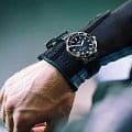 Oris 01 733 7730 4135-07 4 24 64EB наручные мужские часы застежка крупным планом