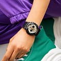 Casio Casio G-Shock GMA-S120GB-1ADR (GMA-S120GB-1A)  наручные женские часы фото под углом.