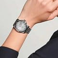 Longines L34304726 наручные женские часы застежка крупным планом