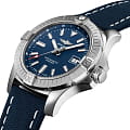 Breitling Breitling Avenger Automatic 43 A17318101C1X1  наручные мужские часы фото под углом.