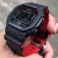 Casio Casio G-Shock DW-5600HR-1E DW-5600HR-1E оригинальные мужские часы в комплекте с фирменной коробкой и гарантийным талоном