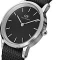 Daniel Wellington Daniel Wellington Iconic Black NATO DW00100678 iconic шведские мужские часы на браслете нейлон боковой вид