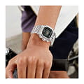 Casio Casio G-Shock DW-5040RX-7 G-SQUAD наручные мужские часы фото под углом.