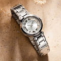 Guess Guess Dress Steel GW0470L1  — детали корпуса и нержавеющая сталь