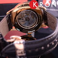 Tissot T0994073603800 наручные мужские часы застежка крупным планом