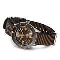 Breitling Breitling Superocean Heritage '57 Outerknown Limited Edition U103701A1Q1W1 superocean heritage швейцарские мужские часы на браслете тканевый боковой вид