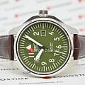 Aviator Aviator Airacobra V.1.38.0.319.4  наручные мужские часы фото под углом.