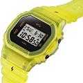 Casio Casio G-Shock DWE-5600JB-1A9  наручные мужские часы фото под углом.