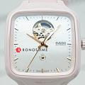 Rado Rado True Square x Ash Barty Limited Edition R27123905  наручные женские часы фото под углом.