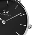 Daniel Wellington Daniel Wellington Petite Cornwall DW00100216  наручные женские часы фото под углом.