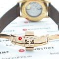 Tissot T0994073644800 наручные мужские часы застежка крупным планом